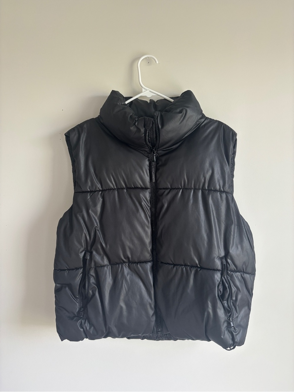 Women's Black Puffer Vest (PERFECT CONDITION)